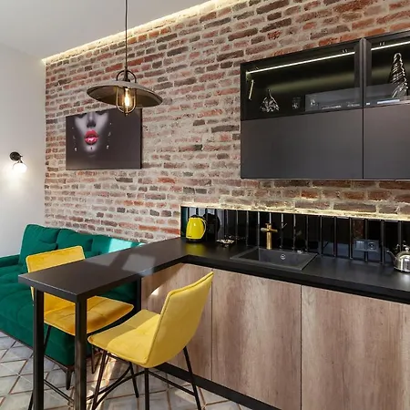 Leogrand On Husiak 6-1 *